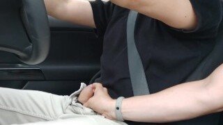 I gave my Uber driver a handjob in the car